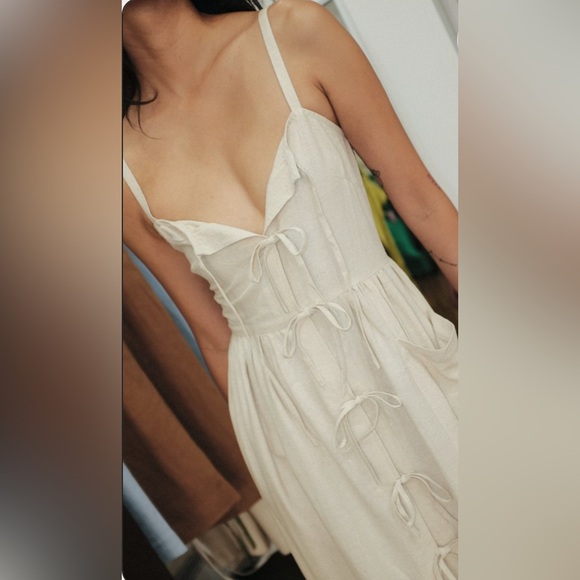 Candor Dress in Raw Silk Ajaie Alaie - Picture 3 of 11